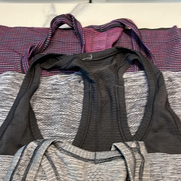 5 lululemon size 6 swifty racer backs plus 1 racer back (not swifty) size 8. - Picture 6 of 6